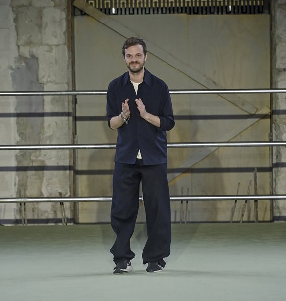 Ο Matthieu Blazy είναι ο νέος καλλιτεχνικός διευθυντής του οίκου Chanel