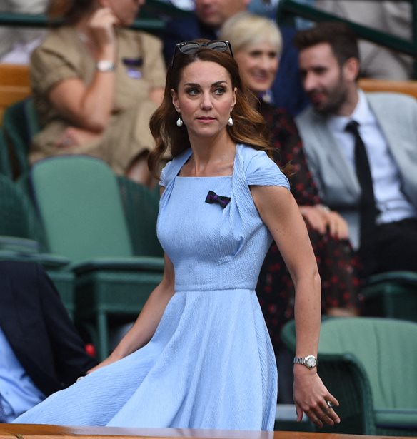 &#x397; Kate Middleton &#x3B4;&#x3AD;&#x3C7;&#x3B8;&#x3B7;&#x3BA;&#x3B5; &#x3AD;&#x3BD;&#x3B1; &#x3BC;&#x3BF;&#x3BD;&#x3B1;&#x3B4;&#x3B9;&#x3BA;&#x3CC; &#x3B4;&#x3CE;&#x3C1;&#x3BF; &#x3B3;&#x3B9;&#x3B1; &#x3C4;&#x3BF;&#x3BD; &#x3C0;&#x3C1;&#x3AF;&#x3B3;&#x3BA;&#x3B9;&#x3C0;&#x3B1; Louis &#x3C3;&#x3C4;&#x3BF; Wimbledon