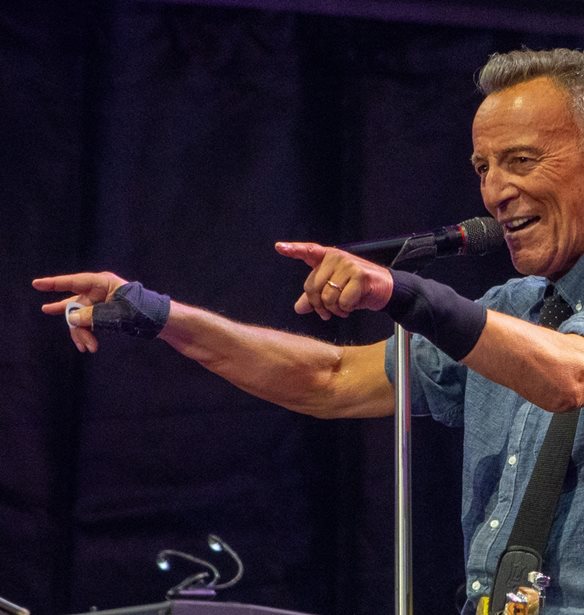 Bruce Springsteen | &#x391;&#x3BD;&#x3B1;&#x3B2;&#x3AC;&#x3BB;&#x3BB;&#x3B5;&#x3B9; &#x3BA;&#x3B9; &#x3AC;&#x3BB;&#x3BB;&#x3B5;&#x3C2; &#x3B5;&#x3BC;&#x3C6;&#x3B1;&#x3BD;&#x3AF;&#x3C3;&#x3B5;&#x3B9;&#x3C2; &#x3C4;&#x3BF;&#x3C5;