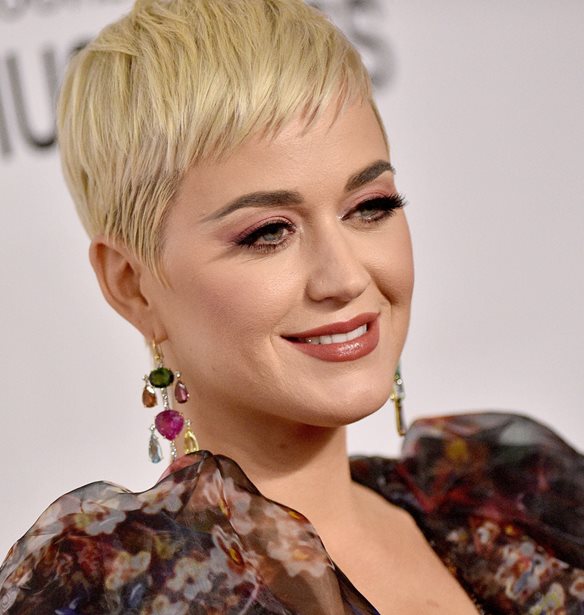 &#x397; Katy Perry &#x3B1;&#x3C0;&#x3BF;&#x3BA;&#x3AC;&#x3BB;&#x3C5;&#x3C8;&#x3B5; &#x3C4;&#x3BF; &#x3BC;&#x3B5;&#x3B3;&#x3B1;&#x3BB;&#x3CD;&#x3C4;&#x3B5;&#x3C1;&#x3BF; &quot;&#x3BB;&#x3AC;&#x3B8;&#x3BF;&#x3C2;&quot; &#x3C4;&#x3B7;&#x3C2; &#x3BA;&#x3B1;&#x3C1;&#x3B9;&#x3AD;&#x3C1;&#x3B1;&#x3C2; &#x3C4;&#x3B7;&#x3C2;