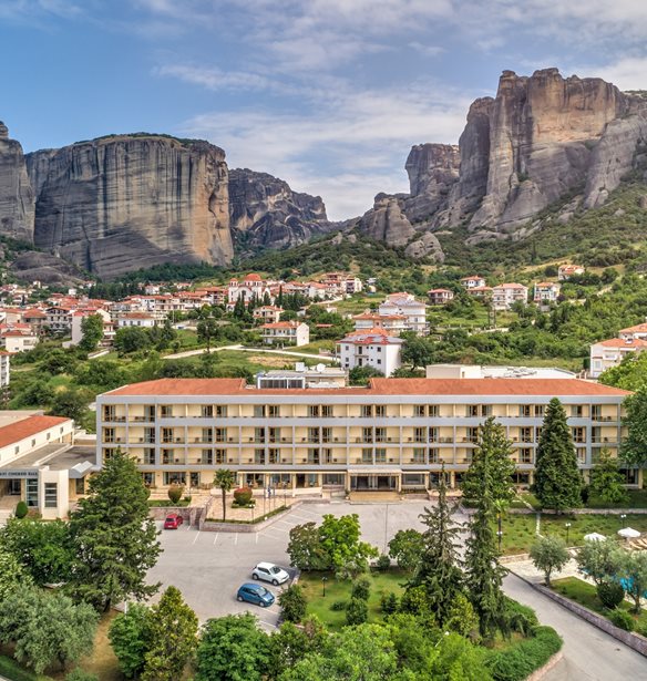 &#x3A3;&#x3C4;&#x3B1; &#x39C;&#x3B5;&#x3C4;&#x3AD;&#x3C9;&#x3C1;&#x3B1; &#x3BA;&#x3B1;&#x3B9; &#x3C4;&#x3BF; Divani Meteora Hotel &#x3B3;&#x3B9;&#x3B1; &#x3C4;&#x3B7;&#x3BD; &#x3C0;&#x3C1;&#x3CE;&#x3C4;&#x3B7; &#x3C6;&#x3B8;&#x3B9;&#x3BD;&#x3BF;&#x3C0;&#x3C9;&#x3C1;&#x3B9;&#x3BD;&#x3AE; &#x3B1;&#x3C0;&#x3CC;&#x3B4;&#x3C1;&#x3B1;&#x3C3;&#x3B7; &#x3C4;&#x3B7;&#x3C2; &#x3C7;&#x3C1;&#x3BF;&#x3BD;&#x3B9;&#x3AC;&#x3C2;