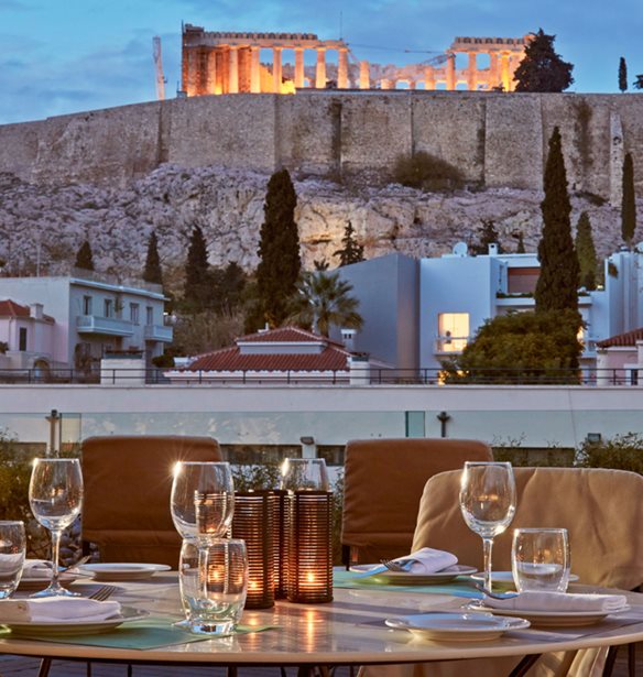 &#x3A5;&#x3C0;&#x3AC;&#x3C1;&#x3C7;&#x3B5;&#x3B9; &#x3BC;&#x3AF;&#x3B1; &#x3C4;&#x3B1;&#x3C1;&#x3AC;&#x3C4;&#x3C3;&#x3B1; &#x3BC;&#x3B5; &#x3C4;&#x3B7;&#x3BD; &#x3C0;&#x3B9;&#x3BF; &#x3BC;&#x3B1;&#x3B3;&#x3B9;&#x3BA;&#x3AE; &#x3B8;&#x3AD;&#x3B1; &#x3C3;&#x3C4;&#x3B7;&#x3BD; &#x391;&#x3BA;&#x3C1;&#x3CC;&#x3C0;&#x3BF;&#x3BB;&#x3B7;, cocktails &#x3BC;&#x3B5; &#x3B5;&#x3BB;&#x3BB;&#x3B7;&#x3BD;&#x3B9;&#x3BA;&#x3AC; &#x3B1;&#x3C1;&#x3CE;&#x3BC;&#x3B1;&#x3C4;&#x3B1; &#x3BA;&#x3B1;&#x3B9; &#x3BD;&#x3CC;&#x3C3;&#x3C4;&#x3B9;&#x3BC;&#x3B1; tapas