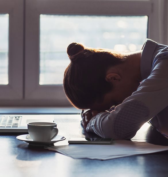 Οι τροφές που πρέπει να αποφύγεις εάν έχεις ημικρανίες