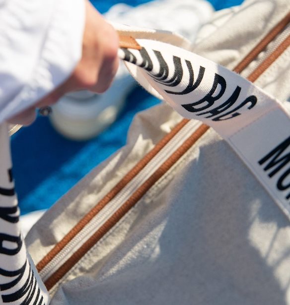&#x39A;&#x3B1;&#x3B9;&#x3C1;&#x3CC;&#x3C2; &#x3B3;&#x3B9;&#x3B1; &#x3B1;&#x3C0;&#x3BF;&#x3B4;&#x3C1;&#x3AC;&#x3C3;&#x3B5;&#x3B9;&#x3C2; &#x3BC;&#x3B5; &#x3C4;&#x3BF; &#x3BC;&#x3C9;&#x3C1;&#x3CC; &#x3BC;&#x3B1;&#x3C2;, &#x3BC;&#x3B5; &#x3BC;&#x3B9;&#x3B1; Mommy (&#x3B1;&#x3BB;&#x3BB;&#x3AC; &#x3BA;&#x3B1;&#x3B9; Daddy!) bag
