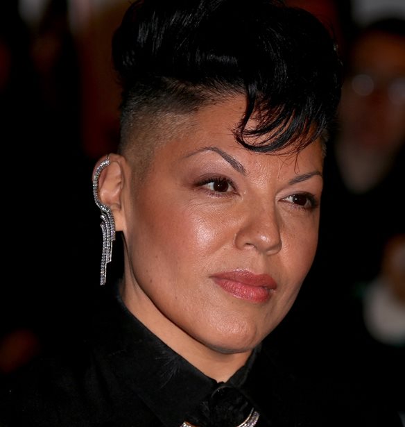 Sara Ramirez | &#x393;&#x3B9;&#x3B1;&#x3C4;&#x3AF; &#x3B1;&#x3C0;&#x3BF;&#x3BB;&#x3CD;&#x3B8;&#x3B7;&#x3BA;&#x3B5; &#x3B1;&#x3C0;&#x3CC; &#x3C4;&#x3BF; And Just Like That