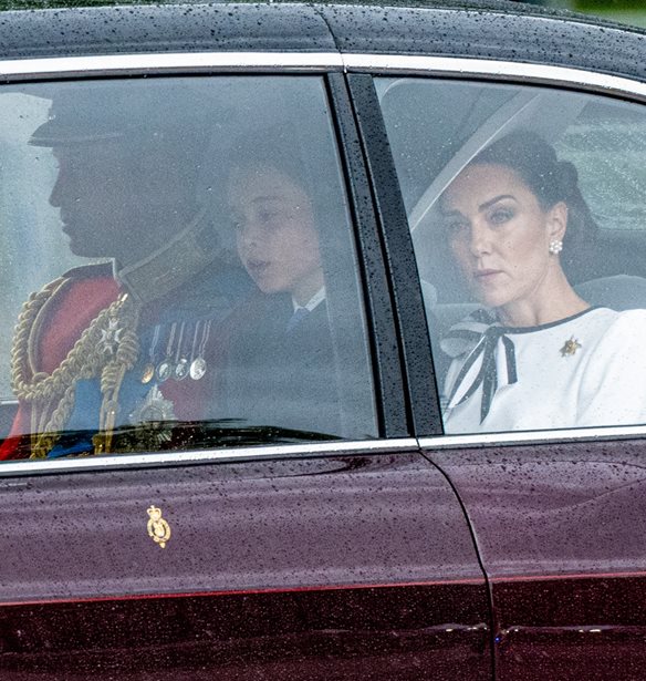 Trooping the Colour | &#x397; &#x3C0;&#x3C1;&#x3CE;&#x3C4;&#x3B7; &#x3B5;&#x3C0;&#x3AF;&#x3C3;&#x3B7;&#x3BC;&#x3B7; &#x3B5;&#x3BC;&#x3C6;&#x3AC;&#x3BD;&#x3B9;&#x3C3;&#x3B7; &#x3C4;&#x3B7;&#x3C2; Kate Middleton