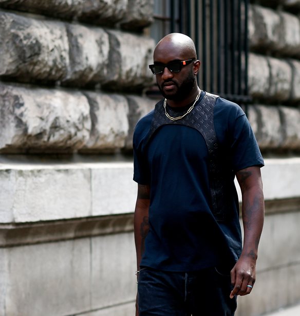 &#x39F; Virgil Abloh &#x3BC;&#x3B5;&#x3C4;&#x3B1;&#x3BC;&#x3BF;&#x3C1;&#x3C6;&#x3CE;&#x3BD;&#x3B5;&#x3B9; &#x3C4;&#x3B1; &#x3B8;&#x3C1;&#x3C5;&#x3BB;&#x3B9;&#x3BA;&#x3AC; Dunk Low &#x3C4;&#x3B7;&#x3C2; Nike