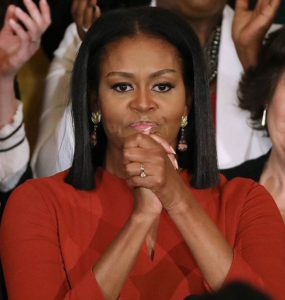 Michelle Obama: &#x39C;&#x3B5; &#x3C4;&#x3C1;&#x3B5;&#x3BC;&#x3AC;&#x3BC;&#x3B5;&#x3BD;&#x3B7; &#x3C6;&#x3C9;&#x3BD;&#x3AE; &#x3B1;&#x3C0;&#x3BF;&#x3C7;&#x3B1;&#x3B9;&#x3C1;&#x3AD;&#x3C4;&#x3B7;&#x3C3;&#x3B5; &#x3C4;&#x3BF; &#x39B;&#x3B5;&#x3C5;&#x3BA;&#x3CC; &#x39F;&#x3AF;&#x3BA;&#x3BF; (video)