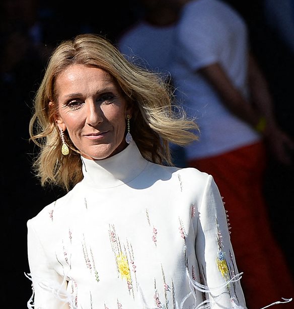 Celine Dion | &#x39F;&#x3B9; &#x3B1;&#x3B4;&#x3B7;&#x3BC;&#x3BF;&#x3C3;&#x3AF;&#x3B5;&#x3C5;&#x3C4;&#x3B5;&#x3C2; &#x3C6;&#x3C9;&#x3C4;&#x3BF;&#x3B3;&#x3C1;&#x3B1;&#x3C6;&#x3AF;&#x3B5;&#x3C2; &#x3C4;&#x3B7;&#x3C2; &#x3C4;&#x3C1;&#x3B1;&#x3B3;&#x3BF;&#x3C5;&#x3B4;&#x3AF;&#x3C3;&#x3C4;&#x3C1;&#x3B9;&#x3B1;&#x3C2; &#x3BC;&#x3B5; &#x3B1;&#x3C6;&#x3BF;&#x3C1;&#x3BC;&#x3AE; &#x3C4;&#x3B7;&#x3BD; &#x3B7;&#x3BC;&#x3AD;&#x3C1;&#x3B1; &#x3C4;&#x3C9;&#x3BD; &#x3B3;&#x3B5;&#x3BD;&#x3B5;&#x3B8;&#x3BB;&#x3AF;&#x3C9;&#x3BD; &#x3C4;&#x3B7;&#x3C2;