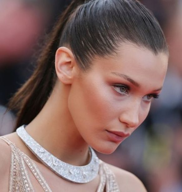 H Bella Hadid &#x3C0;&#x3C1;&#x3B9;&#x3BD; &#x3C4;&#x3B9;&#x3C2; &#x3C0;&#x3BB;&#x3B1;&#x3C3;&#x3C4;&#x3B9;&#x3BA;&#x3AD;&#x3C2; &#x3B5;&#x3C0;&#x3B5;&#x3BC;&#x3B2;&#x3AC;&#x3C3;&#x3B5;&#x3B9;&#x3C2;