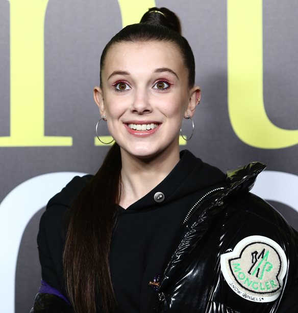 &#x397; Millie Bobby Brown &#x3B5;&#x3BE;&#x3B5;&#x3BB;&#x3AF;&#x3C3;&#x3C3;&#x3B5;&#x3C4;&#x3B1;&#x3B9; &#x3C3;&#x3B5; style icon