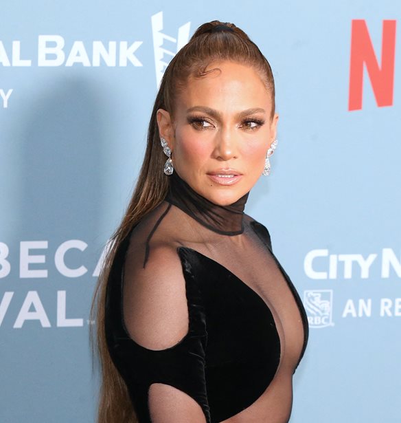 Jennifer Lopez | &#x397; &#x3C0;&#x3BF;&#x3BB;&#x3CD;&#x3C4;&#x3B9;&#x3BC;&#x3B7; &#x3C3;&#x3C5;&#x3BC;&#x3B2;&#x3BF;&#x3C5;&#x3BB;&#x3AE; &#x3C0;&#x3BF;&#x3C5; &#x3AD;&#x3C7;&#x3B5;&#x3B9; &#x3B4;&#x3CE;&#x3C3;&#x3B5;&#x3B9; &#x3C3;&#x3C4;&#x3B1; &#x3C0;&#x3B1;&#x3B9;&#x3B4;&#x3B9;&#x3AC; &#x3C4;&#x3B7;&#x3C2;