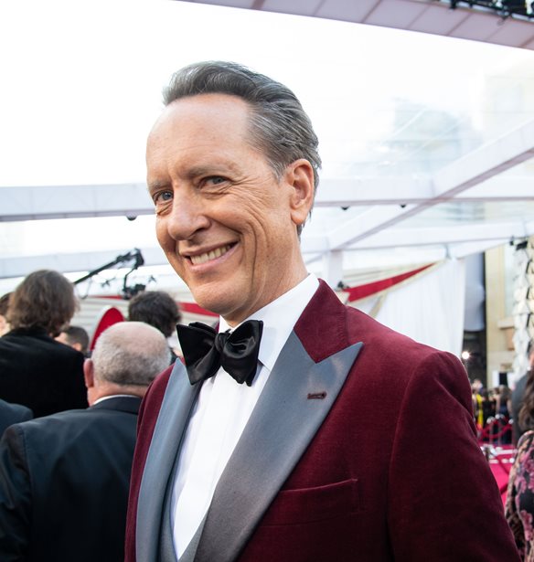 &#x39F; Richard E. Grant &#x3B3;&#x3BD;&#x3CE;&#x3C1;&#x3B9;&#x3C3;&#x3B5; &#x3B5;&#x3C0;&#x3B9;&#x3C4;&#x3AD;&#x3BB;&#x3BF;&#x3C5;&#x3C2; &#x3C4;&#x3BF; &#x3B5;&#x3AF;&#x3B4;&#x3C9;&#x3BB;&#x3CC; &#x3C4;&#x3BF;&#x3C5;, Barbra Streisand