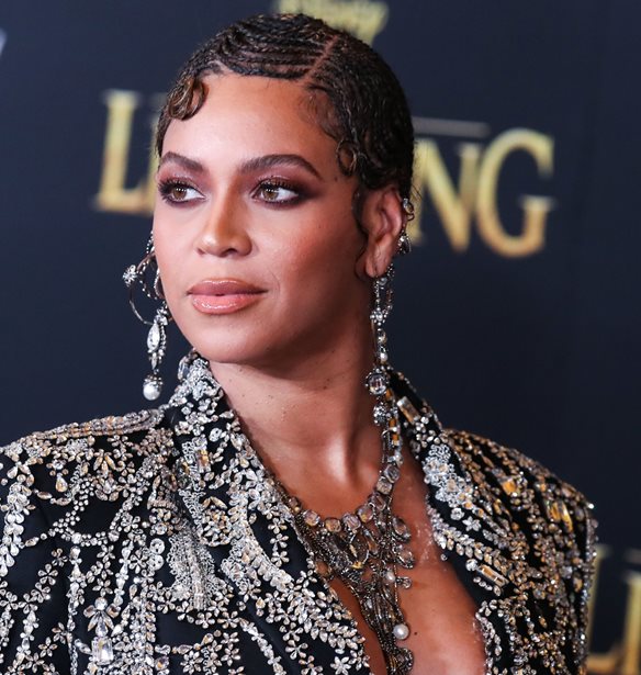 Beyonc&#xE9; | &#x3A4;&#x3BF; &#x3B5;&#x3BD;&#x3C4;&#x3C5;&#x3C0;&#x3C9;&#x3C3;&#x3B9;&#x3B1;&#x3BA;&#x3CC; &#x3C6;&#x3CC;&#x3C1;&#x3B5;&#x3BC;&#x3AC; &#x3C4;&#x3B7;&#x3C2; &#x3C0;&#x3BF;&#x3C5; &#x3BA;&#x3B1;&#x3C4;&#x3B1;&#x3C3;&#x3BA;&#x3B5;&#x3C5;&#x3AC;&#x3C3;&#x3C4;&#x3B7;&#x3BA;&#x3B5; &#x3C3;&#x3C4;&#x3BF; &#x39A;&#x3AF;&#x3B5;&#x3B2;&#x3BF; &#x3C4;&#x3B7;&#x3C2; &#x39F;&#x3C5;&#x3BA;&#x3C1;&#x3B1;&#x3BD;&#x3AF;&#x3B1;&#x3C2; &#x3B5;&#x3BD;&#x3CE; &#x3AD;&#x3C0;&#x3B5;&#x3C6;&#x3C4;&#x3B1;&#x3BD; &#x3B2;&#x3CC;&#x3BC;&#x3B2;&#x3B5;&#x3C2;