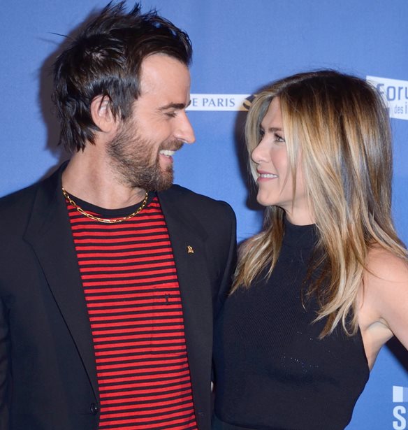Jennifer Aniston | &#x397; &#x3B1;&#x3C0;&#x3AC;&#x3BD;&#x3C4;&#x3B7;&#x3C3;&#x3B7; &#x3C4;&#x3BF;&#x3C5; Justin Theroux &#x3BC;&#x3B5;&#x3C4;&#x3AC; &#x3C4;&#x3B9;&#x3C2; &#x3B1;&#x3C0;&#x3BF;&#x3BA;&#x3B1;&#x3BB;&#x3CD;&#x3C8;&#x3B5;&#x3B9;&#x3C2; &#x3C4;&#x3B7;&#x3C2; &#x3B3;&#x3B9;&#x3B1; &#x3C4;&#x3B9;&#x3C2; &#x3C0;&#x3C1;&#x3BF;&#x3C3;&#x3C0;&#x3AC;&#x3B8;&#x3B5;&#x3B9;&#x3B5;&#x3C2; &#x3BD;&#x3B1; &#x3BA;&#x3AC;&#x3BD;&#x3B5;&#x3B9; &#x3C0;&#x3B1;&#x3B9;&#x3B4;&#x3AF;