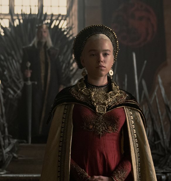 Milly Alcock | &#x391;&#x3C0;&#x3CC; &#x3C4;&#x3B7; &#x3BB;&#x3AC;&#x3BD;&#x3C4;&#x3B6;&#x3B1; &#x3C3;&#x3B5; &#x3B5;&#x3C3;&#x3C4;&#x3B9;&#x3B1;&#x3C4;&#x3CC;&#x3C1;&#x3B9;&#x3BF;, &#x3C3;&#x3C4;&#x3BF;&#x3BD; &#x3C0;&#x3C1;&#x3C9;&#x3C4;&#x3B1;&#x3B3;&#x3C9;&#x3BD;&#x3B9;&#x3C3;&#x3C4;&#x3B9;&#x3BA;&#x3CC; &#x3C1;&#x3CC;&#x3BB;&#x3BF; &#x3C4;&#x3BF;&#x3C5; House of the Dragon