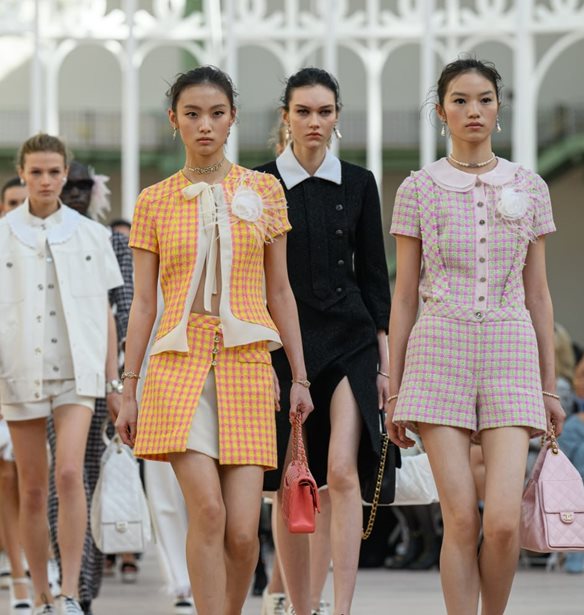 Ο οίκος Chanel θα παρουσιάσει την Cruise συλλογή 2026 στη λίμνη Κόμο