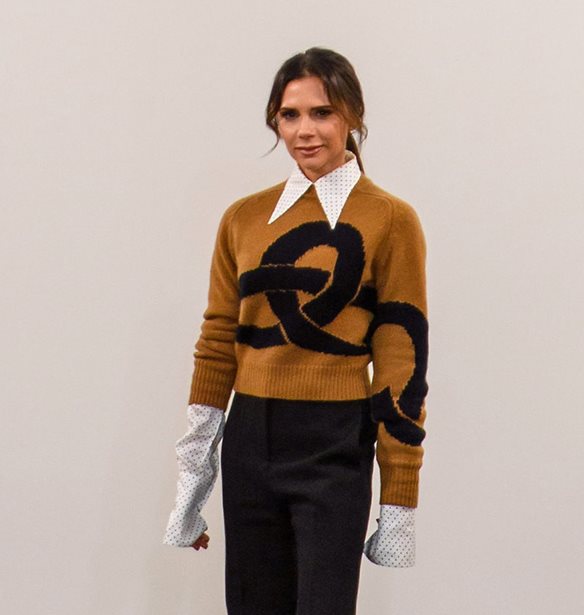 &#x397; Victoria Beckham &#x3B1;&#x3C0;&#x3BF;&#x3BA;&#x3AC;&#x3BB;&#x3C5;&#x3C8;&#x3B5; &#x3C4;&#x3BF; &#x3C0;&#x3B9;&#x3BF; &#x3C0;&#x3B5;&#x3C1;&#x3AF;&#x3B5;&#x3C1;&#x3B3;&#x3BF; &#x3C0;&#x3C1;&#x3AC;&#x3B3;&#x3BC;&#x3B1; &#x3C0;&#x3BF;&#x3C5; &#x3C3;&#x3C5;&#x3BD;&#x3AD;&#x3B2;&#x3B7; &#x3C0;&#x3BF;&#x3C4;&#x3AD; &#x3C3;&#x3B5; show