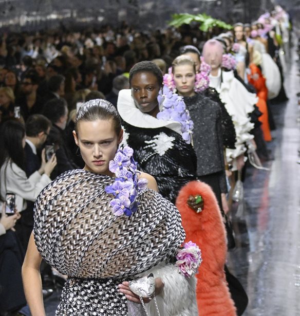 Υψηλή Ραπτική 2.0 | Πώς ο Jonathan Anderson επανεφηύρε τον κώδικα του οίκου Dior