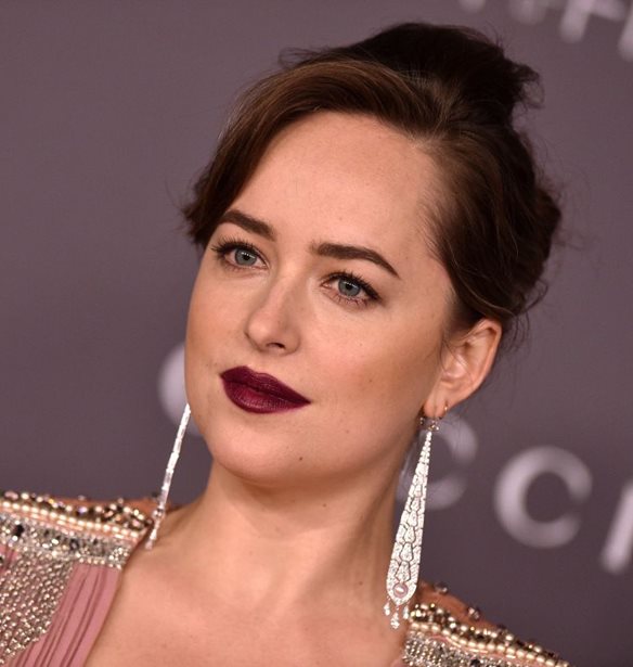 &#x397; Dakota Johnson &#x3B1;&#x3C0;&#x3BF;&#x3B4;&#x3B5;&#x3B9;&#x3BA;&#x3BD;&#x3CD;&#x3B5;&#x3B9; &#x3CC;&#x3C4;&#x3B9; &#x3B1;&#x3C5;&#x3C4;&#x3CC; &#x3B5;&#x3AF;&#x3BD;&#x3B1;&#x3B9; &#x3C4;&#x3BF; brand &#x3C0;&#x3BF;&#x3C5; &#x3B8;&#x3B1; &#x3BA;&#x3C5;&#x3C1;&#x3B9;&#x3B1;&#x3C1;&#x3C7;&#x3AE;&#x3C3;&#x3B5;&#x3B9; &#x3C4;&#x3BF; 2018!