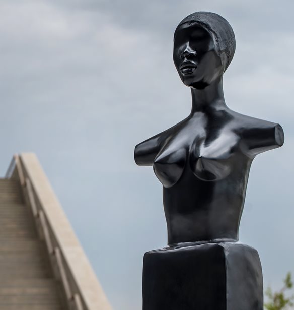 #theaftertaste | Οι θηλυκές μορφές της Simone Leigh, γεύση μεσημεριού στον Αστέρα Βουλιαγμένης και το (Σέρι)φως της Μαρίζας Ρίζου