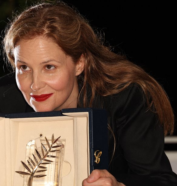 Justine Triet | &#x397; &#x3C4;&#x3C1;&#x3AF;&#x3C4;&#x3B7; &#x3B3;&#x3C5;&#x3BD;&#x3B1;&#x3AF;&#x3BA;&#x3B1; &#x3C0;&#x3BF;&#x3C5; &#x3BA;&#x3B5;&#x3C1;&#x3B4;&#x3AF;&#x3B6;&#x3B5;&#x3B9; &#x3C4;&#x3BF;&#x3BD; &#x3A7;&#x3C1;&#x3C5;&#x3C3;&#x3CC; &#x3A6;&#x3BF;&#x3AF;&#x3BD;&#x3B9;&#x3BA;&#x3B1; &#x3C3;&#x3C4;&#x3B7;&#x3BD; &#x3B9;&#x3C3;&#x3C4;&#x3BF;&#x3C1;&#x3AF;&#x3B1; &#x3C4;&#x3BF;&#x3C5; &#x3A6;&#x3B5;&#x3C3;&#x3C4;&#x3B9;&#x3B2;&#x3AC;&#x3BB; &#x3C4;&#x3C9;&#x3BD; &#x39A;&#x3B1;&#x3BD;&#x3BD;&#x3CE;&#x3BD;