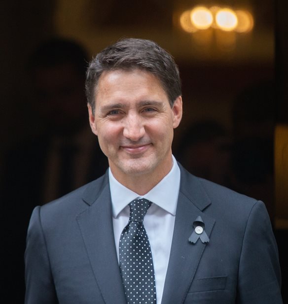 &#x39F; &#x3BA;&#x3BF;&#x3C5;&#x3BB; &#x3C0;&#x3C1;&#x3C9;&#x3B8;&#x3C5;&#x3C0;&#x3BF;&#x3C5;&#x3C1;&#x3B3;&#x3CC;&#x3C2; &#x3C4;&#x3BF;&#x3C5; &#x39A;&#x3B1;&#x3BD;&#x3B1;&#x3B4;&#x3AC;, Justin Trudeau, &#x3C0;&#x3AE;&#x3B3;&#x3B5; &#x3BA;&#x3B1;&#x3BB;&#x3B5;&#x3C3;&#x3BC;&#x3AD;&#x3BD;&#x3BF;&#x3C2; &#x3C3;&#x3B5; &#x3B5;&#x3BA;&#x3C0;&#x3BF;&#x3BC;&#x3C0;&#x3AE; &#x3BC;&#x3B5; drag queens