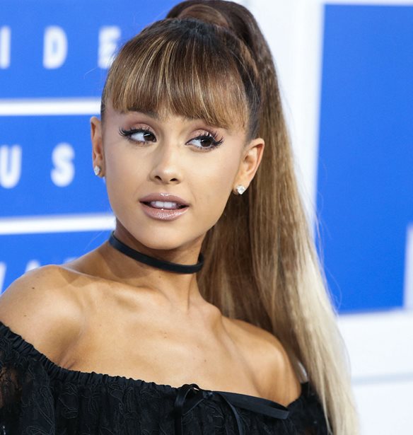 Ariana Grande | &#x397; &#x3C0;&#x3C1;&#x3CE;&#x3C4;&#x3B7; &#x3C4;&#x3B7;&#x3C2; &#x3B4;&#x3B7;&#x3BC;&#x3CC;&#x3C3;&#x3B9;&#x3B1; &#x3B5;&#x3BC;&#x3C6;&#x3AC;&#x3BD;&#x3B9;&#x3C3;&#x3B7; &#x3CD;&#x3C3;&#x3C4;&#x3B5;&#x3C1;&#x3B1; &#x3B1;&#x3C0;&#x3CC; &#x3C4;&#x3BF; &#x3B3;&#x3AC;&#x3BC;&#x3BF; &#x3C4;&#x3B7;&#x3C2;