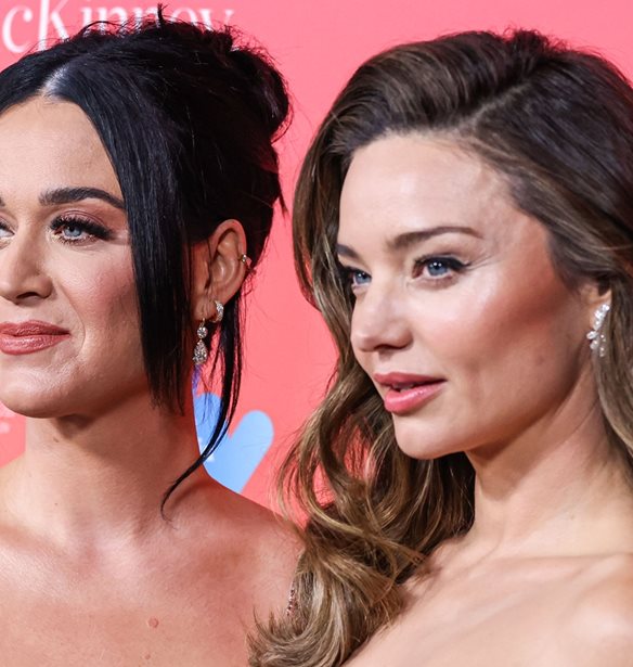 Modern Family | &#x397; Katy Perry &#x3C6;&#x3C9;&#x3C4;&#x3BF;&#x3B3;&#x3C1;&#x3B1;&#x3C6;&#x3AE;&#x3B8;&#x3B7;&#x3BA;&#x3B5; &#x3B1;&#x3B3;&#x3BA;&#x3B1;&#x3BB;&#x3B9;&#x3AC; &#x3BC;&#x3B5; &#x3C4;&#x3B7;&#x3BD; Miranda Kerr &#x3C3;&#x3C4;&#x3BF; &#x3BA;&#x3CC;&#x3BA;&#x3BA;&#x3B9;&#x3BD;&#x3BF; &#x3C7;&#x3B1;&#x3BB;&#x3AF;