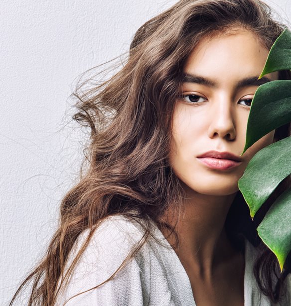&#x39F; green beauty &#x3BF;&#x3C1;&#x3CC;&#x3C2; &#x3B5;&#x3BD;&#x3C5;&#x3B4;&#x3AC;&#x3C4;&#x3C9;&#x3C3;&#x3B7;&#x3C2; &#x3C0;&#x3BF;&#x3C5; &quot;&#x3BE;&#x3B5;&#x3B4;&#x3B9;&#x3C8;&#x3AC;&quot; &#x3C4;&#x3B7;&#x3BD; &#x3B5;&#x3C0;&#x3B9;&#x3B4;&#x3B5;&#x3C1;&#x3BC;&#x3AF;&#x3B4;&#x3B1;