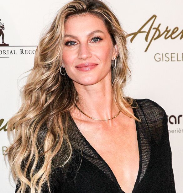 &#x389;&#x3C1;&#x3B8;&#x3B5; &#x3B5;&#x3C0;&#x3B9;&#x3C4;&#x3AD;&#x3BB;&#x3BF;&#x3C5;&#x3C2; &#x3B7; &#x3C3;&#x3B5;&#x3B9;&#x3C1;&#x3AC; &#x3C4;&#x3B7;&#x3C2; Gisele! &#x3A3;&#x3C4;&#x3B1; 42 &#x3C4;&#x3B7;&#x3C2; &#x3B4;&#x3B5;&#x3BD; &#x3C3;&#x3C5;&#x3BC;&#x3B2;&#x3B9;&#x3B2;&#x3AC;&#x3B6;&#x3B5;&#x3C4;&#x3B1;&#x3B9; &#x3BD;&#x3B1; &#x3B1;&#x3C6;&#x3AE;&#x3C3;&#x3B5;&#x3B9; &#x3BA;&#x3B1;&#x3BC;&#x3AF;&#x3B1; &#x3B5;&#x3C5;&#x3BA;&#x3B1;&#x3B9;&#x3C1;&#x3AF;&#x3B1; &#x3BD;&#x3B1; &#x3C0;&#x3AC;&#x3B5;&#x3B9; &#x3C7;&#x3B1;&#x3BC;&#x3AD;&#x3BD;&#x3B7;