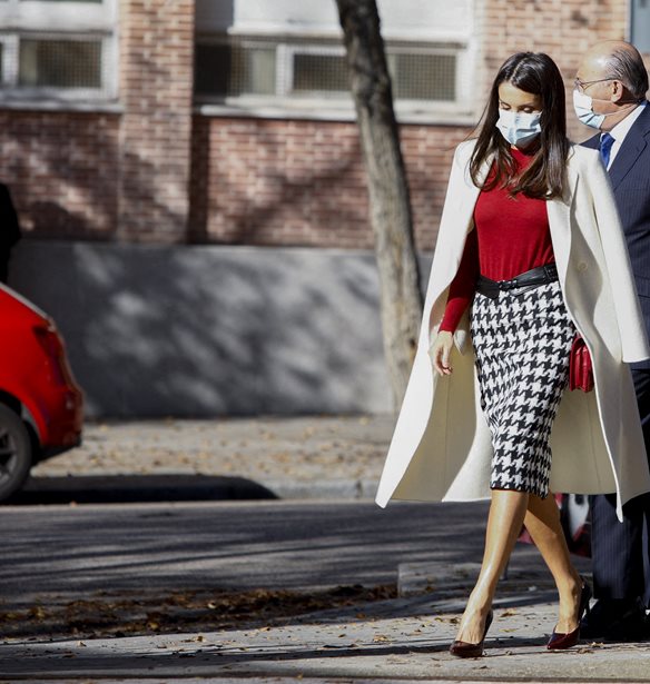 &#x397; chic &#x3B5;&#x3BC;&#x3C6;&#x3AC;&#x3BD;&#x3B9;&#x3C3;&#x3B7; &#x3C4;&#x3B7;&#x3C2; &#x3B2;&#x3B1;&#x3C3;&#x3AF;&#x3BB;&#x3B9;&#x3C3;&#x3C3;&#x3B1;&#x3C2; Letizia &#x3BC;&#x3B5; &#x3BA;&#x3B1;&#x3C1;&#x3CC; &#x3C6;&#x3BF;&#x3CD;&#x3C3;&#x3C4;&#x3B1;