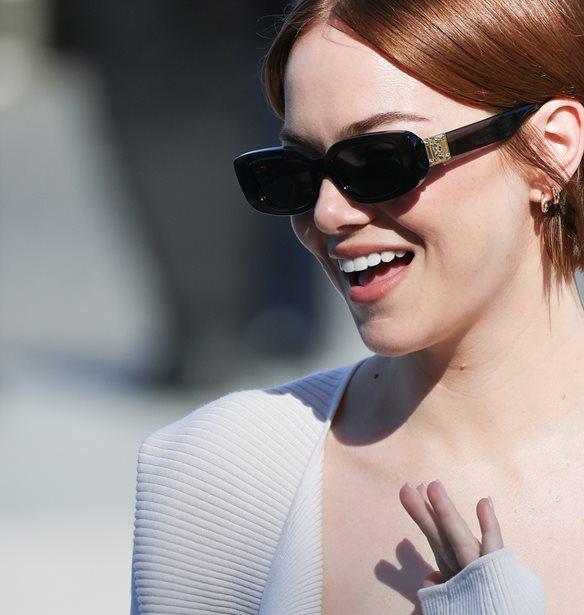 &#x397; Emma Stone &#x3BC;&#x3AF;&#x3BB;&#x3B7;&#x3C3;&#x3B5; &#x3C3;&#x3C4;&#x3B1; &#x3B5;&#x3BB;&#x3BB;&#x3B7;&#x3BD;&#x3B9;&#x3BA;&#x3AC; &#x3C3;&#x3C4;&#x3B7;&#x3BD; &#x3C0;&#x3B1;&#x3BD;&#x3B5;&#x3BB;&#x3BB;&#x3AE;&#x3BD;&#x3B9;&#x3B1; &#x3C0;&#x3C1;&#x3CE;&#x3C4;&#x3B7; &#x3C0;&#x3C1;&#x3BF;&#x3B2;&#x3BF;&#x3BB;&#x3AE; &#x3C4;&#x3B7;&#x3C2; &#x392;&#x3BF;&#x3C5;&#x3B3;&#x3BF;&#x3BD;&#x3AF;&#x3B1;&#x3C2; &#x3C3;&#x3C4;&#x3BF; &#x39C;&#x3AD;&#x3B3;&#x3B1;&#x3C1;&#x3BF; &#x39C;&#x3BF;&#x3C5;&#x3C3;&#x3B9;&#x3BA;&#x3AE;&#x3C2; &#x391;&#x3B8;&#x3B7;&#x3BD;&#x3CE;&#x3BD; (&#x3B2;&#x3AF;&#x3BD;&#x3C4;&#x3B5;&#x3BF;)