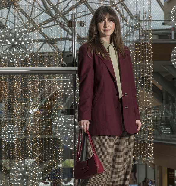 Festive Shopping | Από τη Gen Z έως τους boomers, οι γιορτές θέλουν στιλ και το βρίσκουν εδώ