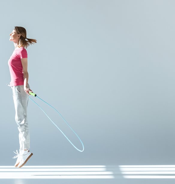 Γυμναστική με σχοινάκι: Η πιο απλή αερόβια άσκηση που μπορείς να κάνεις!