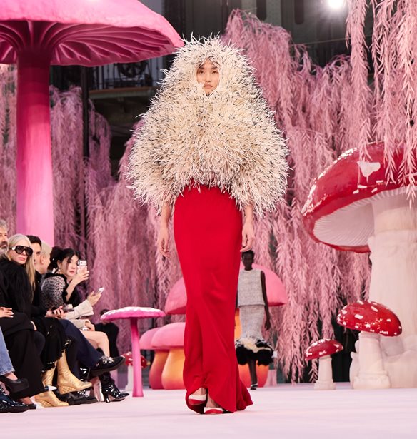 Couture Week | Υψηλή ραπτική στην εποχή της απόσπασης προσοχής