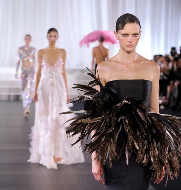 Σίλια Κριθαριώτη | Old Hollywood glam και αποθέωση της θηλυκότητας