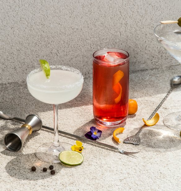&#x3A0;&#x3CE;&#x3C2; 3 cocktails &#x3BC;&#x3C0;&#x3BF;&#x3C1;&#x3BF;&#x3CD;&#x3BD; &#x3BD;&#x3B1; &#x3BA;&#x3AC;&#x3BD;&#x3BF;&#x3C5;&#x3BD; &#x3C0;&#x3B9;&#x3BF; &#x3B4;&#x3C1;&#x3BF;&#x3C3;&#x3B5;&#x3C1;&#x3CC; &#x3C4;&#x3BF; &#x3C6;&#x3B5;&#x3C4;&#x3B9;&#x3BD;&#x3CC; &#x3BA;&#x3B1;&#x3BB;&#x3BF;&#x3BA;&#x3B1;&#x3AF;&#x3C1;&#x3B9;