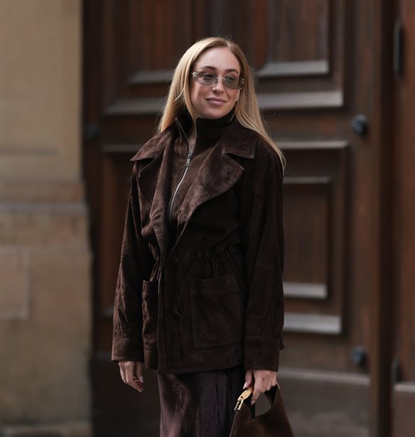 Το suede παλτό από τη Zara που ταιριάζει με κάθε χειμερινό outfit