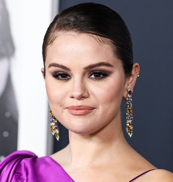 Selena Gomez | &#x397; &#x3BE;&#x3B5;&#x3BA;&#x3AC;&#x3B8;&#x3B1;&#x3C1;&#x3B7; &#x3B1;&#x3C0;&#x3AC;&#x3BD;&#x3C4;&#x3B7;&#x3C3;&#x3AE; &#x3C4;&#x3B7;&#x3C2; &#x3C3;&#x3C4;&#x3B9;&#x3C2; &#x3C6;&#x3AE;&#x3BC;&#x3B5;&#x3C2; &#x3C0;&#x3B5;&#x3C1;&#x3AF; &#x3C3;&#x3C7;&#x3AD;&#x3C3;&#x3B7;&#x3C2; &#x3BC;&#x3B5; &#x3C4;&#x3BF;&#x3BD; Drew Taggart