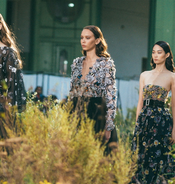 Η Virginie Viard παρουσίασε την Haute Couture συλλογή της Chanel για το ερχόμενο καλοκαίρι