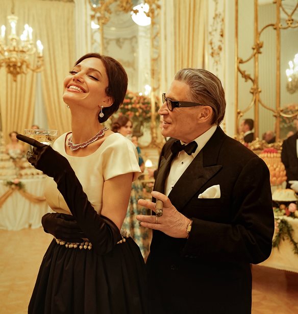 #theaftertaste | &#x397; &#x3C3;&#x3C5;&#x3BD;&#x3AC;&#x3BD;&#x3C4;&#x3B7;&#x3C3;&#x3B7; Angelina Jolie &#x3BA;&#x3B1;&#x3B9; &#x39C;&#x3B1;&#x3C1;&#x3AF;&#x3B1;&#x3C2; &#x39A;&#x3AC;&#x3BB;&#x3BB;&#x3B1;&#x3C2;, &#x3AD;&#x3BD;&#x3B1; &#x3C4;&#x3B1;&#x3BE;&#x3AF;&#x3B4;&#x3B9; &#x3C3;&#x3C4;&#x3B7;&#x3BD; &#x3BA;&#x3B1;&#x3C1;&#x3B4;&#x3B9;&#x3AC; &#x3C4;&#x3B7;&#x3C2; &#x399;&#x3C4;&#x3B1;&#x3BB;&#x3AF;&#x3B1;&#x3C2; &#x3BC;&#x3B5; &#x3B1;&#x3C6;&#x3B5;&#x3C4;&#x3B7;&#x3C1;&#x3AF;&#x3B1; &#x3C4;&#x3BF; &#x39A;&#x3BF;&#x3BB;&#x3C9;&#x3BD;&#x3AC;&#x3BA;&#x3B9; &#x3BA;&#x3B1;&#x3B9; let the festivities begin!