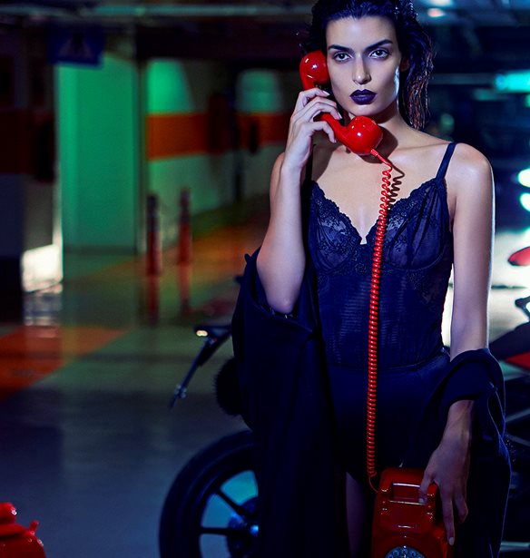 Fashion meets Art: &#x3A4;&#x3CC;&#x3BD;&#x3B9;&#x3B1; &#x3A3;&#x3C9;&#x3C4;&#x3B7;&#x3C1;&#x3BF;&#x3C0;&#x3BF;&#x3CD;&#x3BB;&#x3BF;&#x3C5;