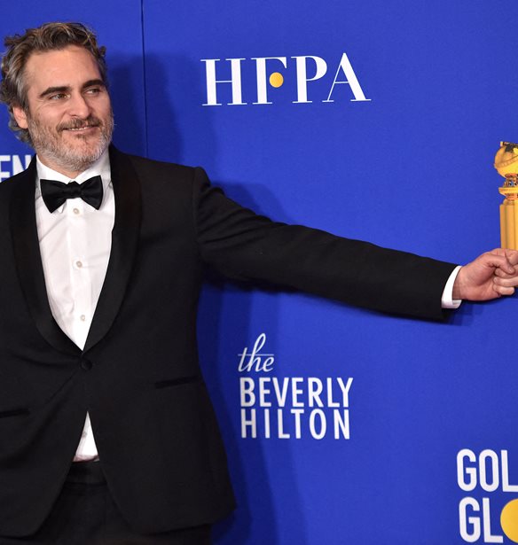 &#x39F; Joaquin Phoenix &#x3AD;&#x3C0;&#x3B5;&#x3B9;&#x3C3;&#x3B5; &#x3C4;&#x3B9;&#x3C2; &#x3A7;&#x3C1;&#x3C5;&#x3C3;&#x3AD;&#x3C2; &#x3A3;&#x3C6;&#x3B1;&#x3AF;&#x3C1;&#x3B5;&#x3C2; &#x3BD;&#x3B1; &#x3C3;&#x3B5;&#x3C1;&#x3B2;&#x3AF;&#x3C1;&#x3BF;&#x3C5;&#x3BD; vegan &#x3BC;&#x3B5;&#x3BD;&#x3BF;&#x3CD;