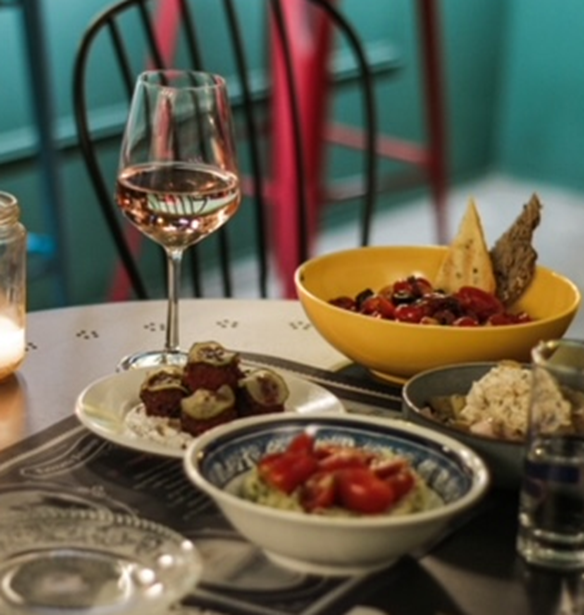 Talas Local Meze &amp; Aperitivo | &#x3A4;&#x3BF; &#x3BD;&#x3AD;&#x3BF; &#x3BC;&#x3BF;&#x3BD;&#x3C4;&#x3AD;&#x3C1;&#x3BD;&#x3BF; &#x3BC;&#x3B5;&#x3B6;&#x3B5;&#x3B4;&#x3BF;&#x3C0;&#x3C9;&#x3BB;&#x3B5;&#x3AF;&#x3BF; &#x3C0;&#x3BF;&#x3C5; &#x3C0;&#x3C1;&#x3BF;&#x3C3;&#x3C6;&#x3AD;&#x3C1;&#x3B5;&#x3B9; &#x3C0;&#x3B1;&#x3C1;&#x3B5;&#x390;&#x3C3;&#x3C4;&#x3B9;&#x3BA;&#x3B7; &#x3B4;&#x3B9;&#x3AC;&#x3B8;&#x3B5;&#x3C3;&#x3B7; &#x3BA;&#x3B1;&#x3B9; comfort &#x3BC;&#x3B5;&#x3C3;&#x3BF;&#x3B3;&#x3B5;&#x3B9;&#x3B1;&#x3BA;&#x3AC; &#x3C0;&#x3B9;&#x3AC;&#x3C4;&#x3B1;