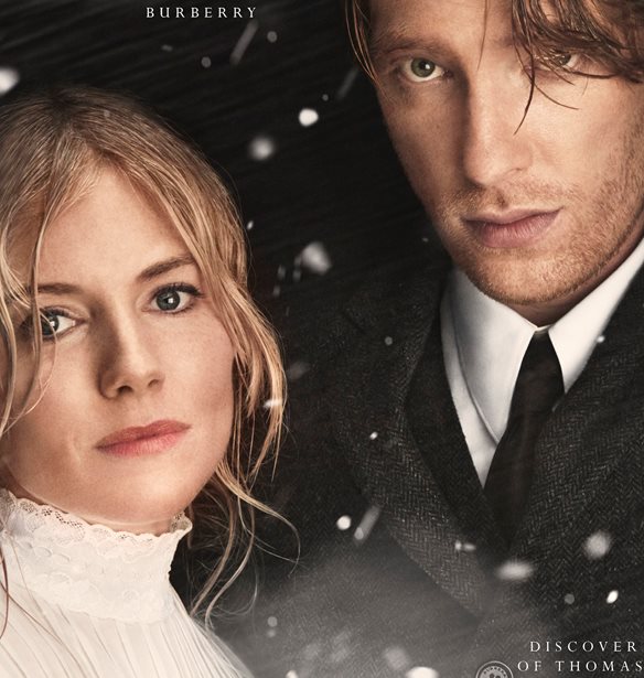 &#x397; Sienna Miller &#x3BA;&#x3B1;&#x3B9; &#x3B7; Lily James &#x3C3;&#x3C4;&#x3BF; &#x3BD;&#x3AD;&#x3BF; &#x3C7;&#x3C1;&#x3B9;&#x3C3;&#x3C4;&#x3BF;&#x3C5;&#x3B3;&#x3B5;&#x3BD;&#x3BD;&#x3B9;&#x3AC;&#x3C4;&#x3B9;&#x3BA;&#x3BF; film &#x3C4;&#x3BF;&#x3C5; Burberry