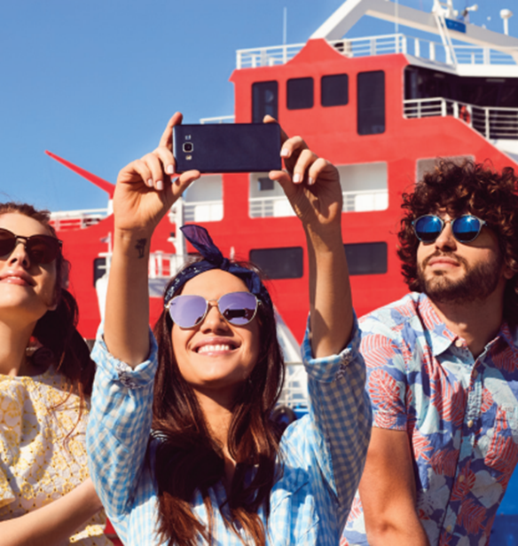 Αυτά είναι τα πιο stylish γυαλιά του φετινού καλοκαιριού