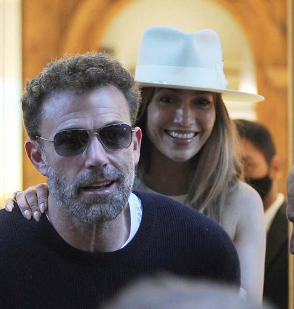 Jennifer Lopez - Ben Affleck | Full in love &#x3C3;&#x3C4;&#x3BF;&#x3BD; &#x3B4;&#x3B5;&#x3CD;&#x3C4;&#x3B5;&#x3C1;&#x3BF; &#x3BC;&#x3AE;&#x3BD;&#x3B1; &#x3C4;&#x3BF;&#x3C5; &#x3BC;&#x3AD;&#x3BB;&#x3B9;&#x3C4;&#x3BF;&#x3C2; &#x3C3;&#x3C4;&#x3B7;&#x3BD; &#x399;&#x3C4;&#x3B1;&#x3BB;&#x3AF;&#x3B1;