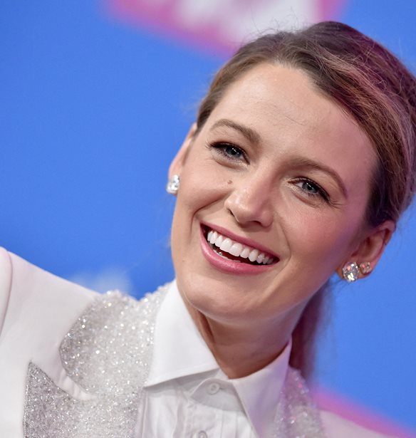 &#x397; Blake Lively &#x3B5;&#x3C0;&#x3B9;&#x3C3;&#x3C4;&#x3C1;&#x3AD;&#x3C6;&#x3B5;&#x3B9; &#x3BC;&#x3B5; &#x3C4;&#x3BF; &#x3B4;&#x3B9;&#x3BA;&#x3CC; &#x3C4;&#x3B7;&#x3C2; &#x3C4;&#x3B7;&#x3BB;&#x3B5;&#x3BF;&#x3C0;&#x3C4;&#x3B9;&#x3BA;&#x3CC; show