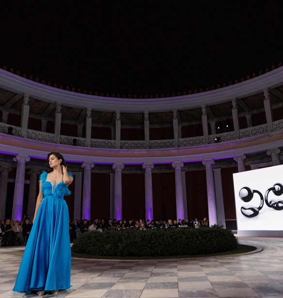 &quot;Fashion Innovation Award&quot; &#x3B3;&#x3B9;&#x3B1; &#x3C4;&#x3B1; HUAWEI FreeClip &#x3C3;&#x3C4;&#x3B7;&#x3BD; &#x395;&#x3B2;&#x3B4;&#x3BF;&#x3BC;&#x3AC;&#x3B4;&#x3B1; &#x39C;&#x3CC;&#x3B4;&#x3B1;&#x3C2; &#x3C4;&#x3B7;&#x3C2; &#x391;&#x3B8;&#x3AE;&#x3BD;&#x3B1;&#x3C2;